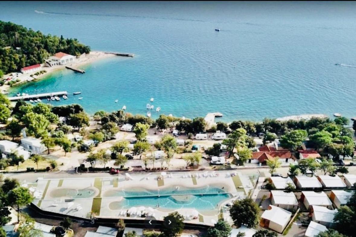 Villa Family Grand De Luxe Mobilhome Selce Dış mekan fotoğraf